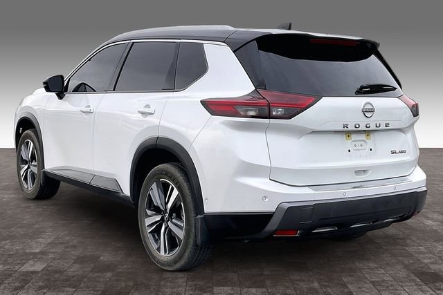 Used 2024 Nissan Rogue SL w/ SL Premium Package image 12