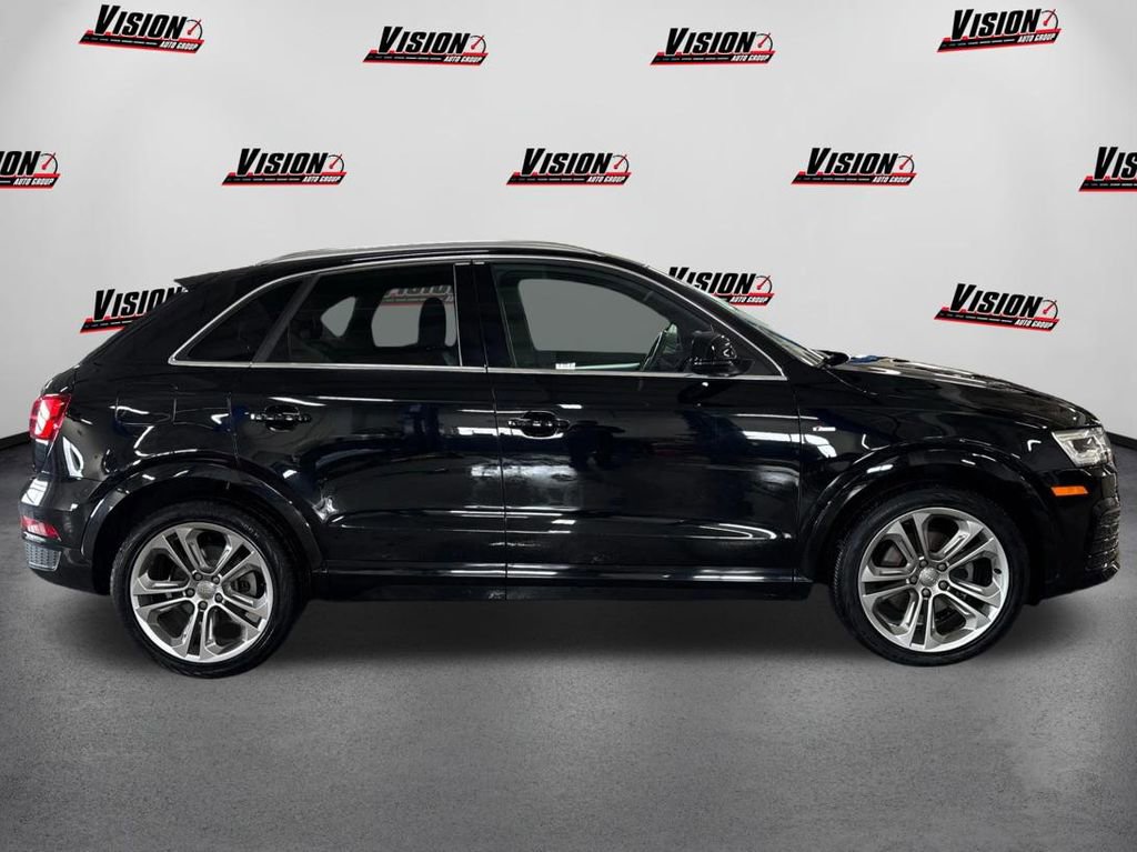 Used 2016 Audi Q3 2.0T Prestige w/ Prestige Package image 4