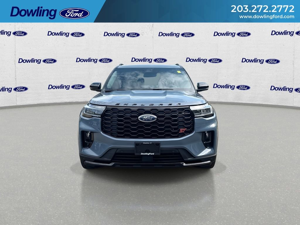 Used 2025 Ford Explorer ST AWD/4WD image 3