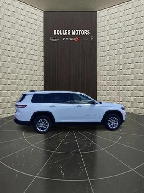 Certified 2023 Jeep Grand Cherokee L Laredo w/ Luxury Tech Group I AWD/4WD image 3