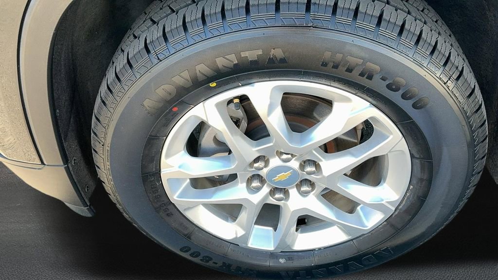 Used 2020 Chevrolet Traverse LS image 11