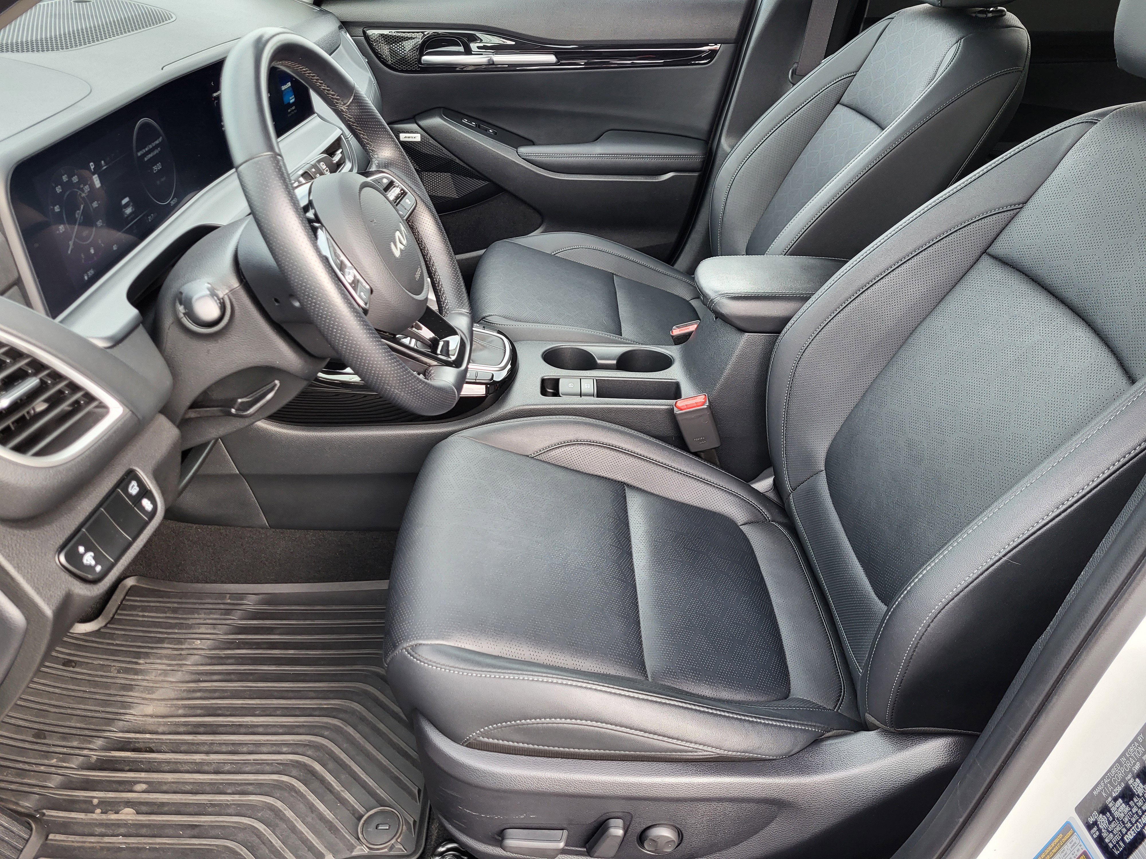 Used 2024 Kia Seltos SX w/ SX Sunroof Package image 8