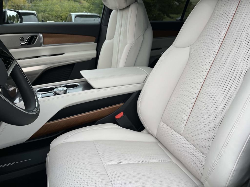 New 2026 Cadillac Vistiq Sport image 24