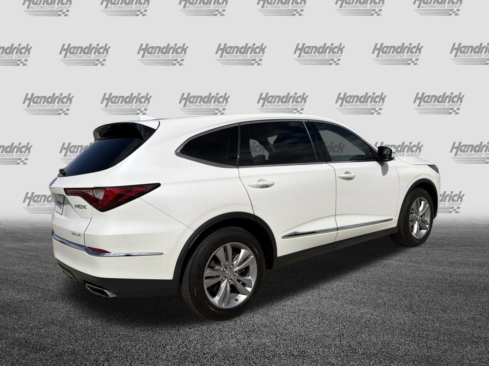 Used 2023 Acura MDX SH-AWD image 10