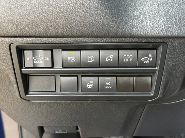 Used 2023 Toyota Tundra Limited AWD/4WD image 19