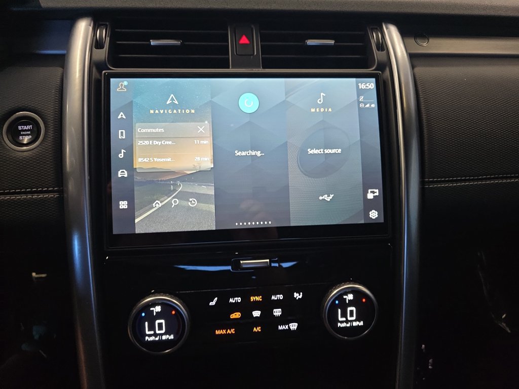 Certified 2024 Land Rover Discovery Dynamic SE AWD/4WD image 24
