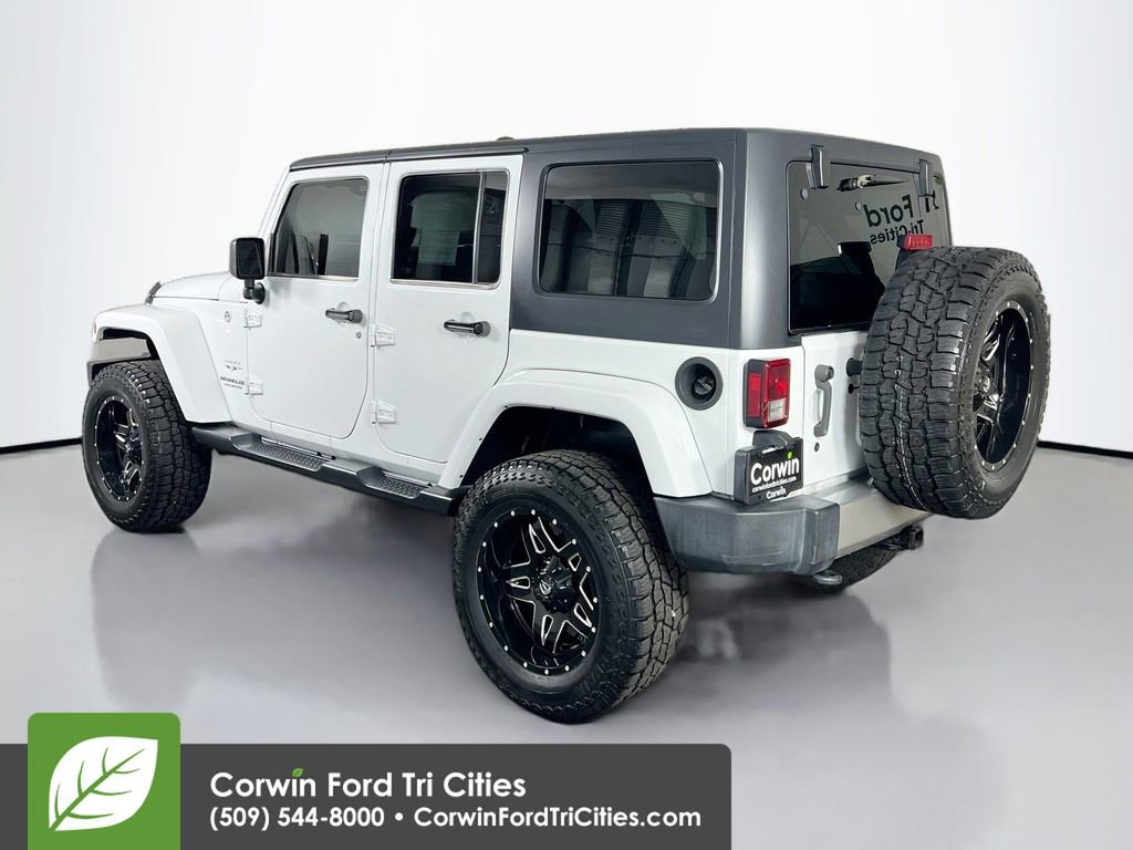 Used 2017 Jeep Wrangler Unlimited Sahara AWD/4WD image 11