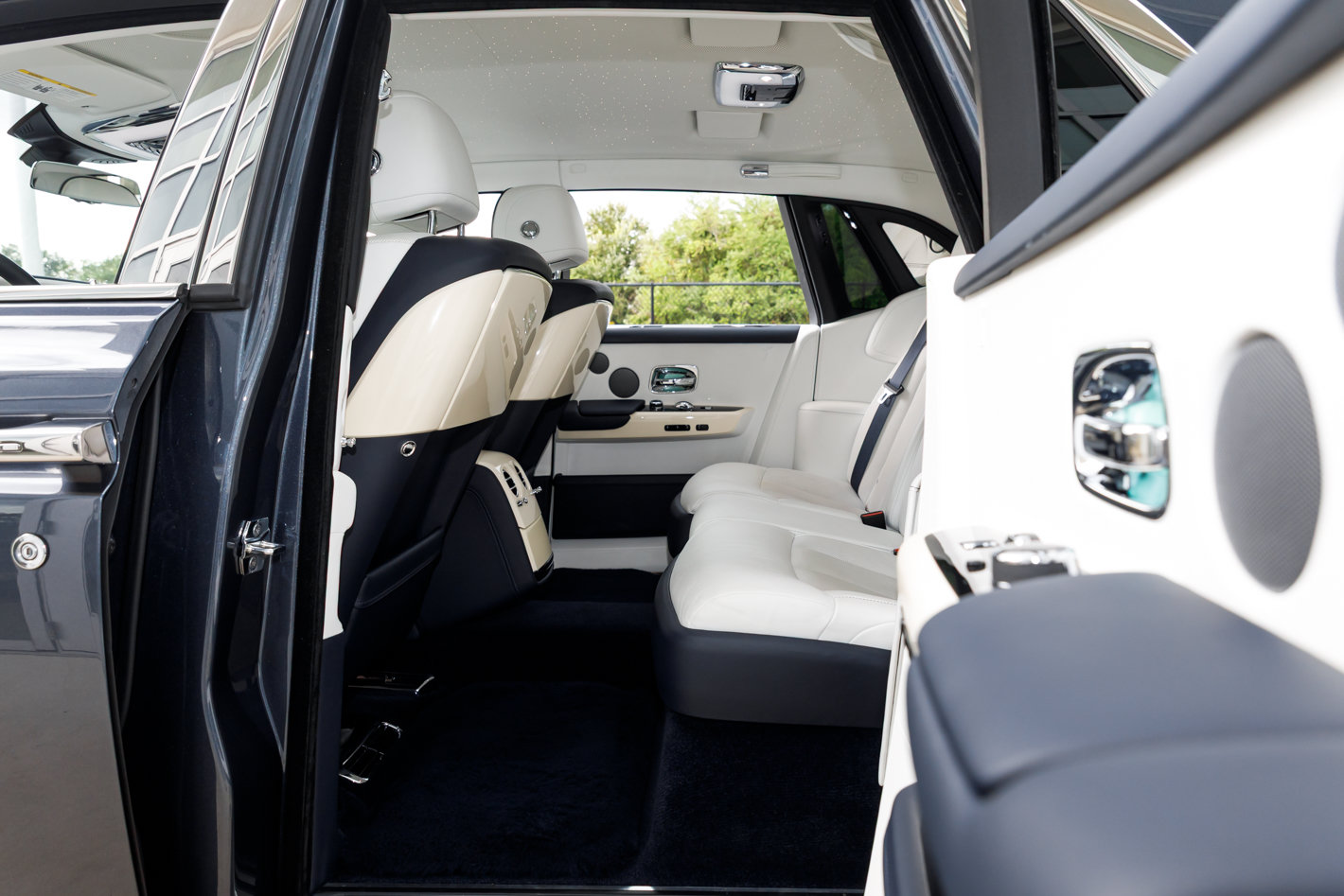 Certified 2020 Rolls-Royce Phantom Sedan RWD image 39