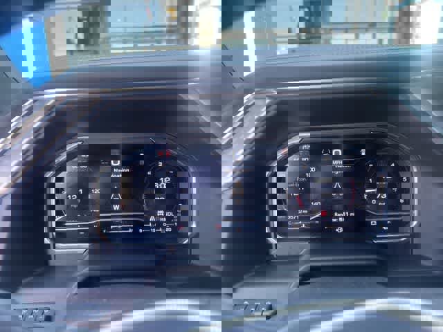 Used 2024 GMC Sierra 3500 Denali w/ Technology Package image 2