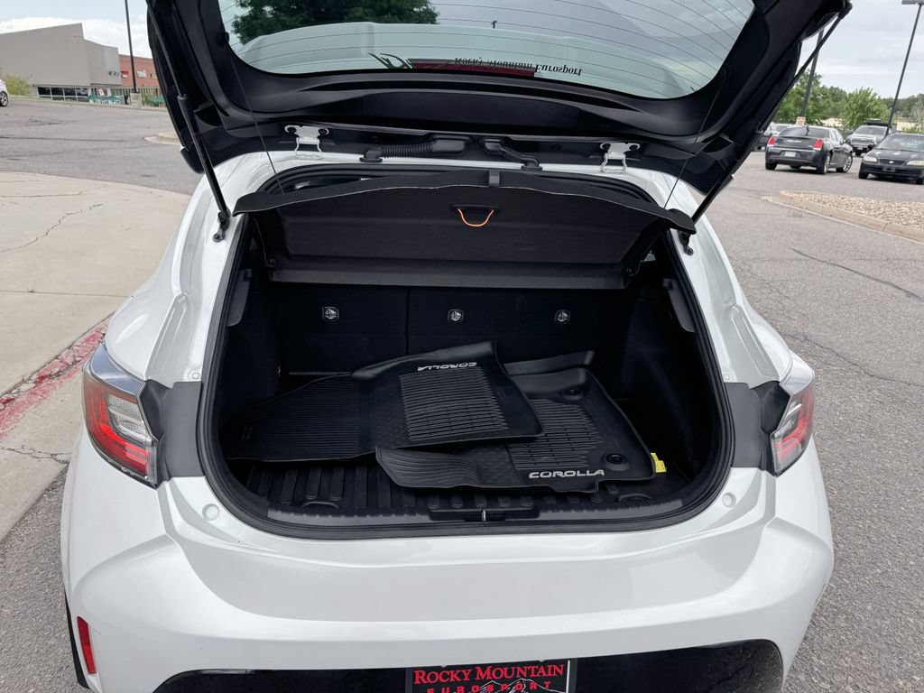 Used 2021 Toyota Corolla XSE FWD image 9