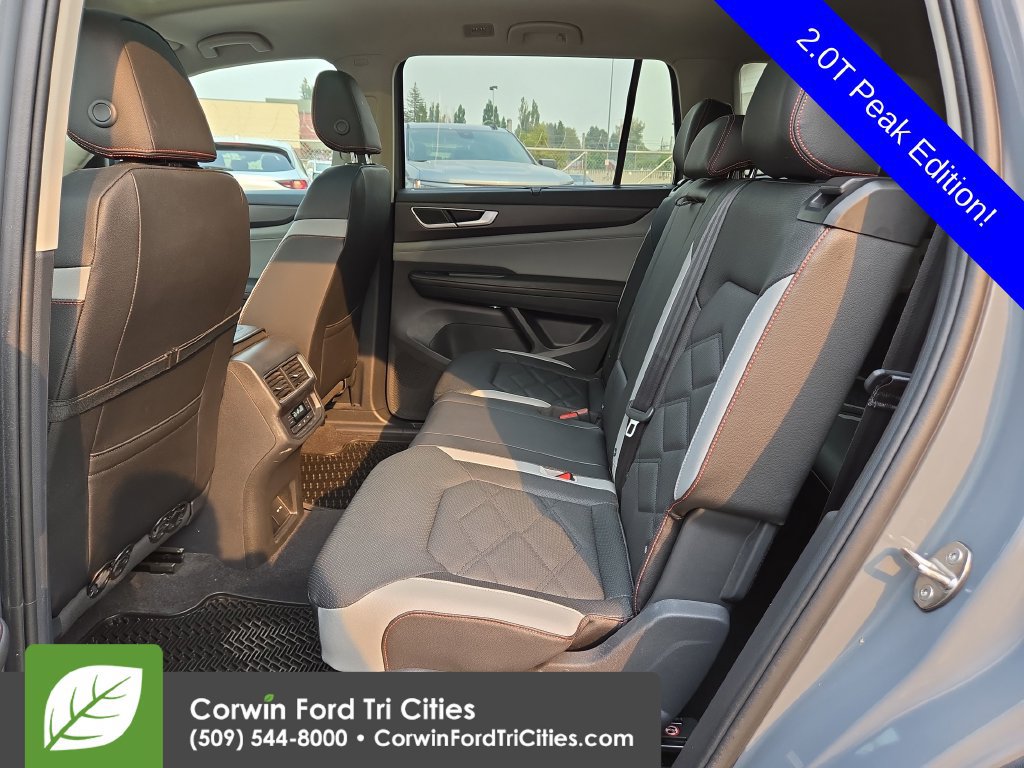 Used 2025 Volkswagen Atlas Peak Edition SE AWD/4WD image 28