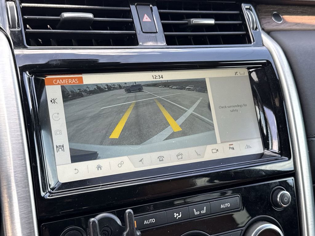 Used 2018 Land Rover Discovery HSE image 24