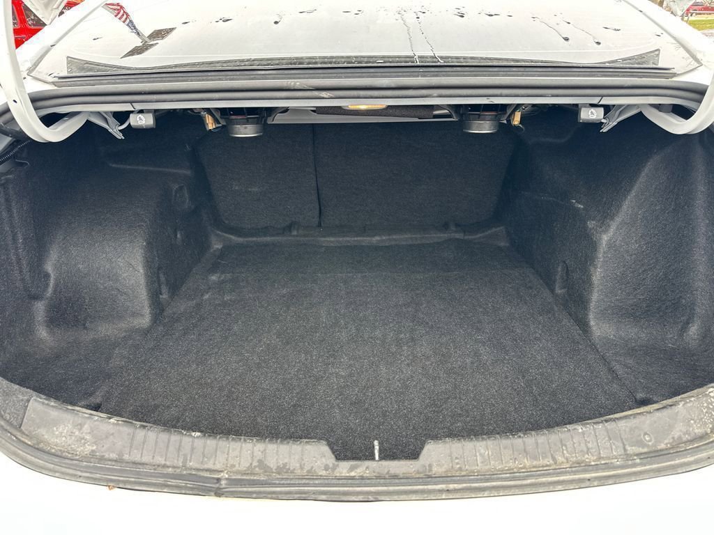 Used 2024 Chevrolet Malibu LT image 9