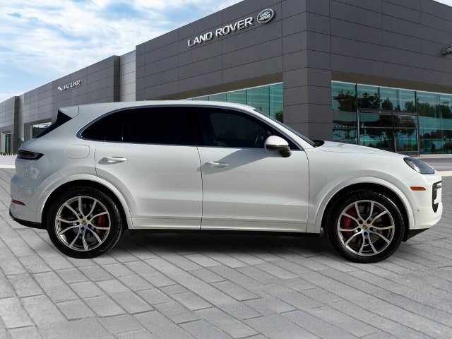 Used 2024 Porsche Cayenne S AWD/4WD image 6