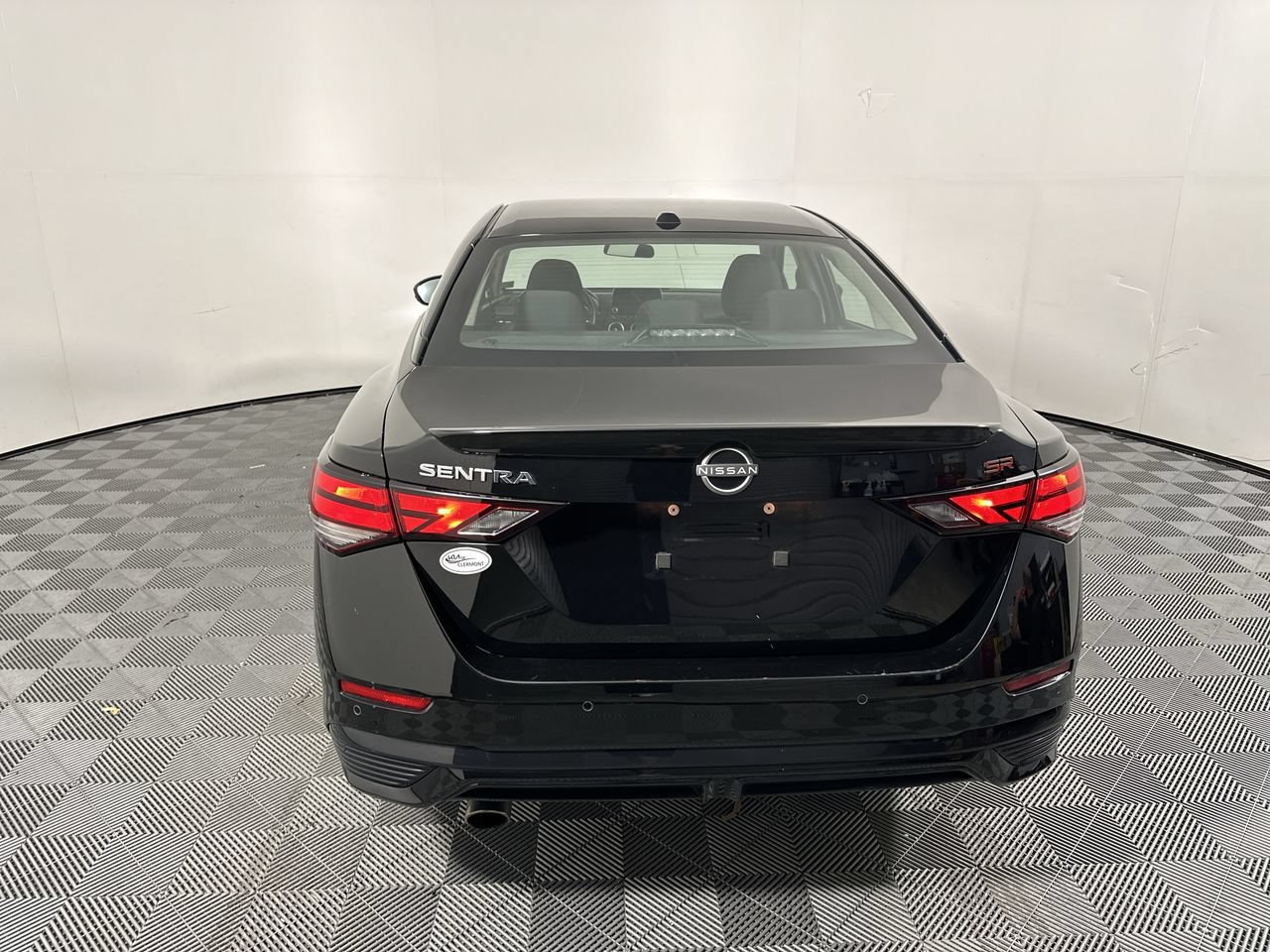 Used 2025 Nissan Sentra SR FWD image 19