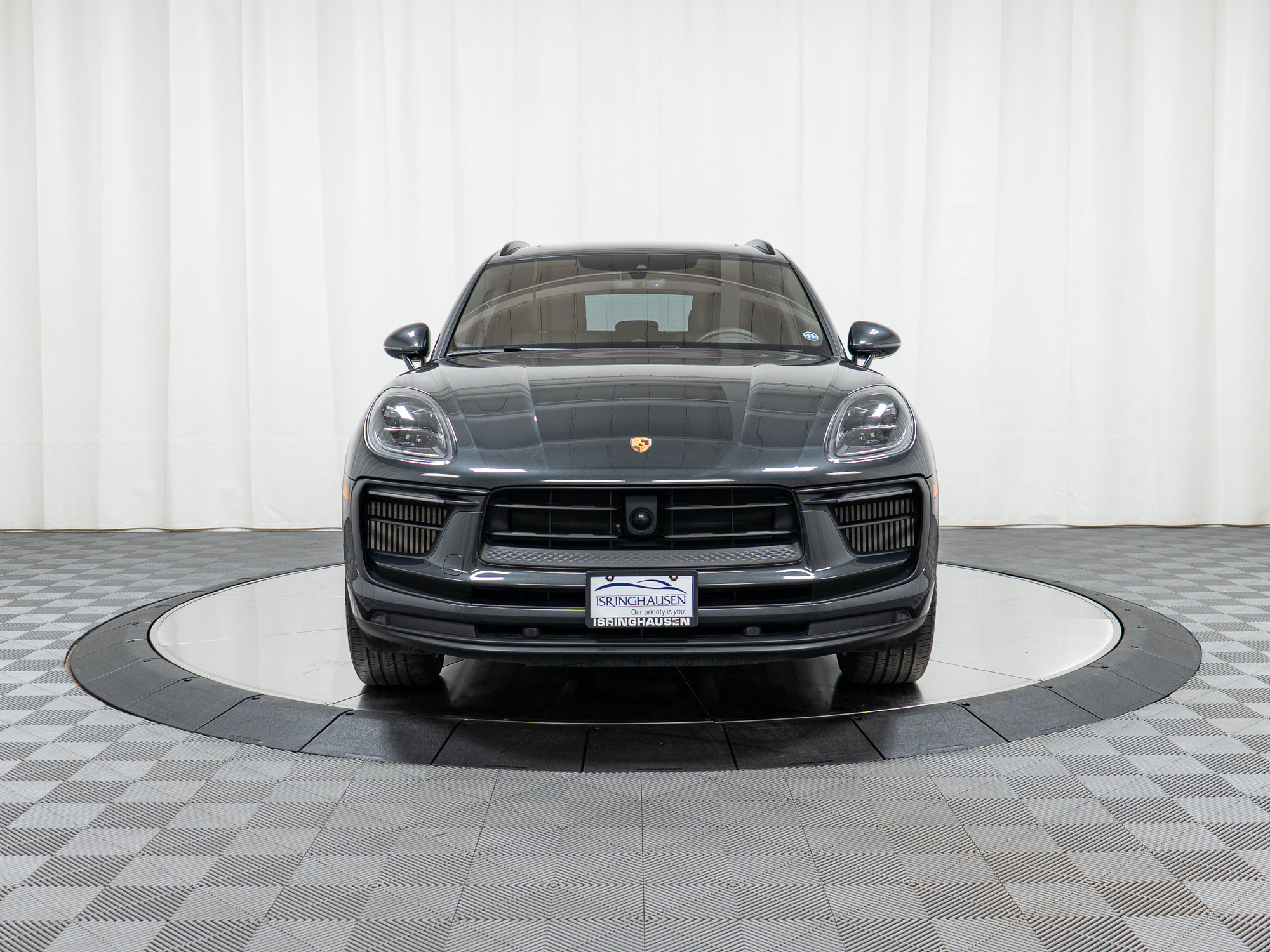 Certified 2022 Porsche Macan S AWD/4WD image 6