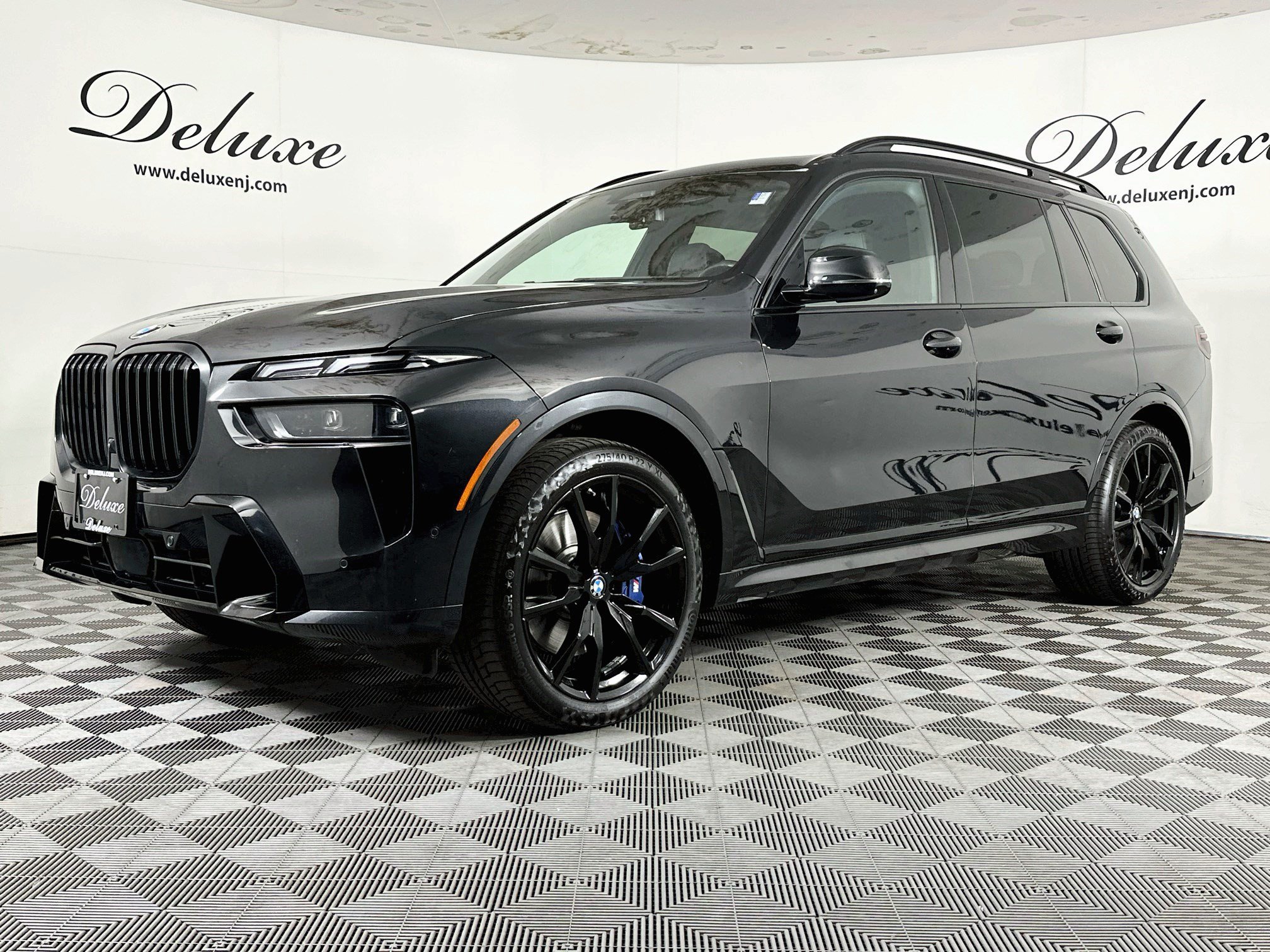 Used 2023 BMW X7 xDrive40i w/ Executive Package AWD/4WD image 3