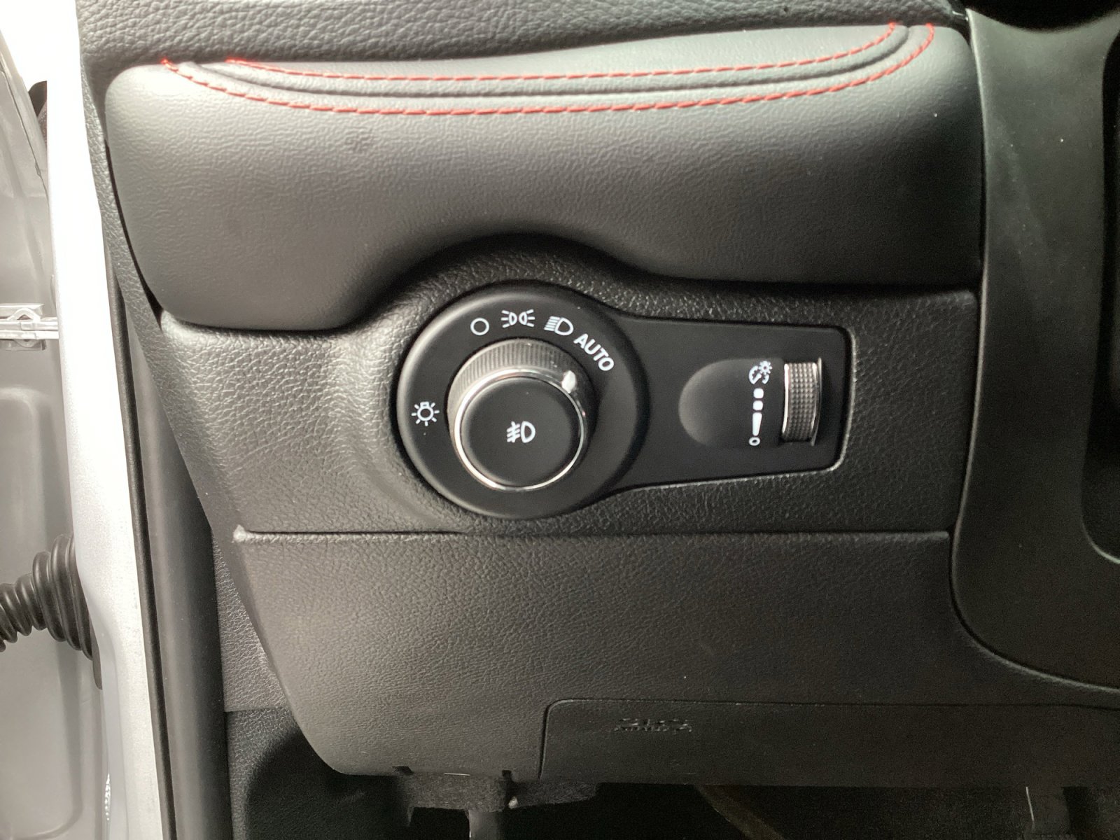 Used 2023 Dodge Durango GT image 33