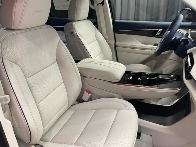 New 2026 Buick Enclave Avenir w/ Super Cruise Package FWD image 18