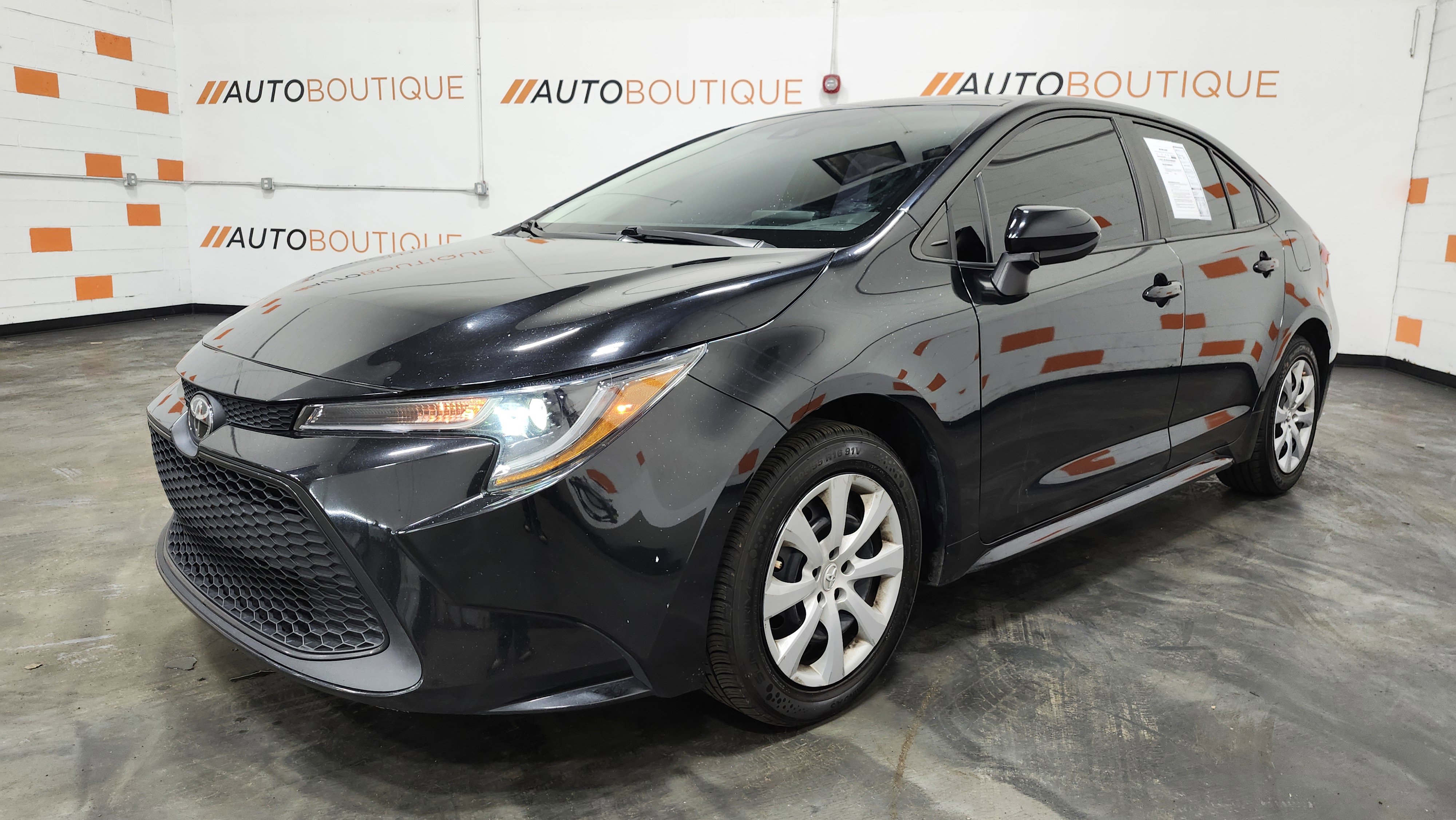 Used 2022 Toyota Corolla LE image 11