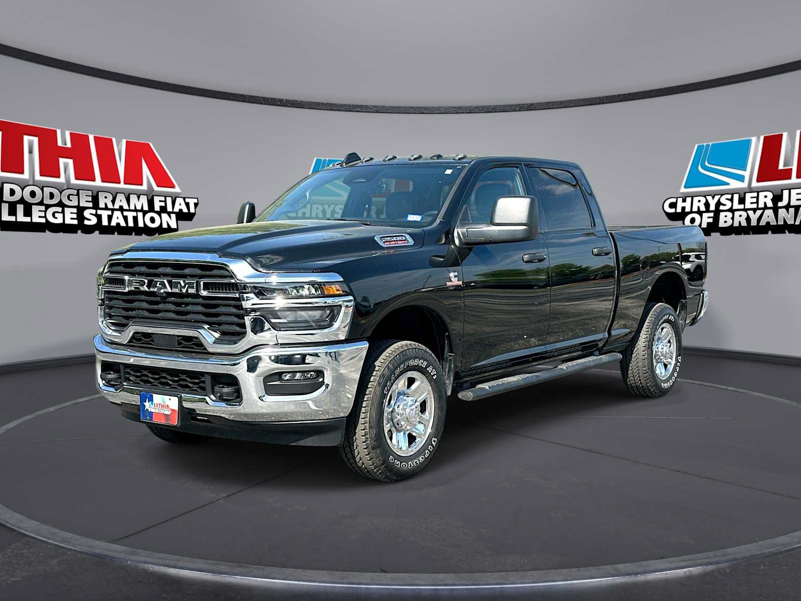 Used 2026 RAM 2500 Tradesman w/ Chrome Appearance Group AWD/4WD image 1