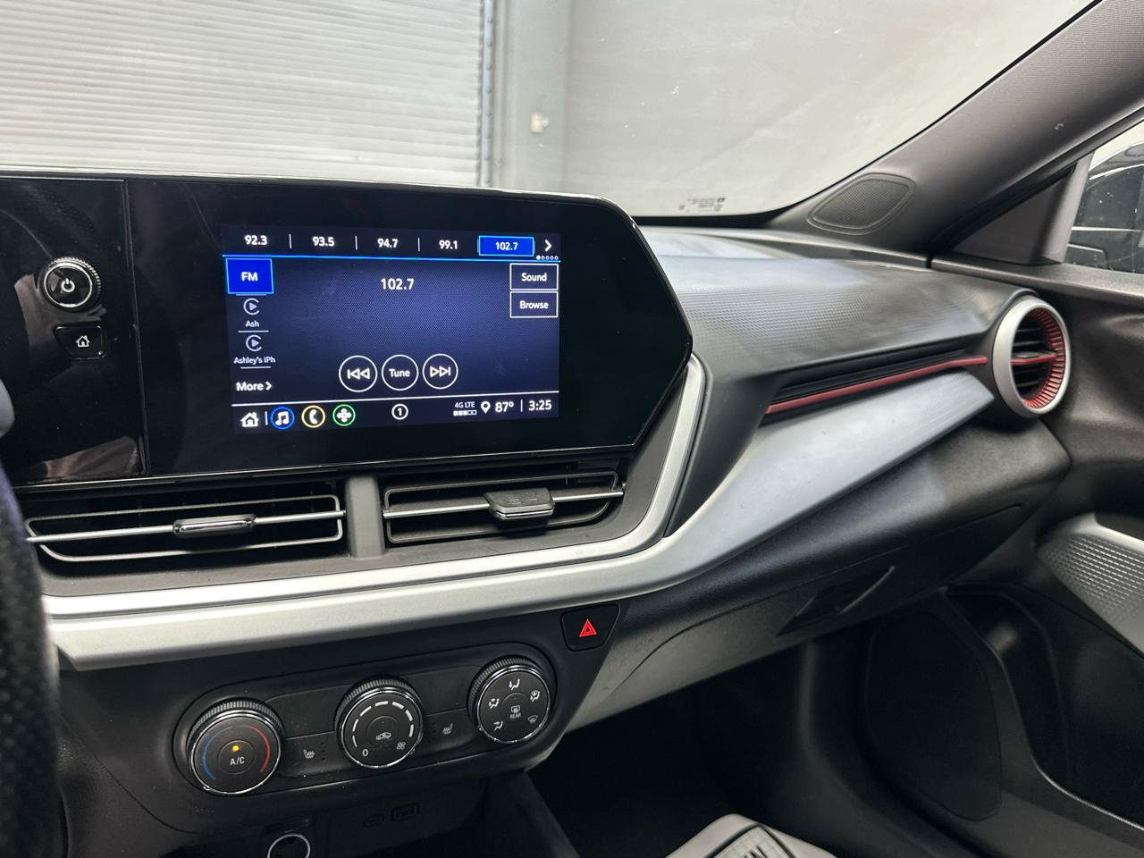 Used 2024 Chevrolet Trax RS FWD image 21