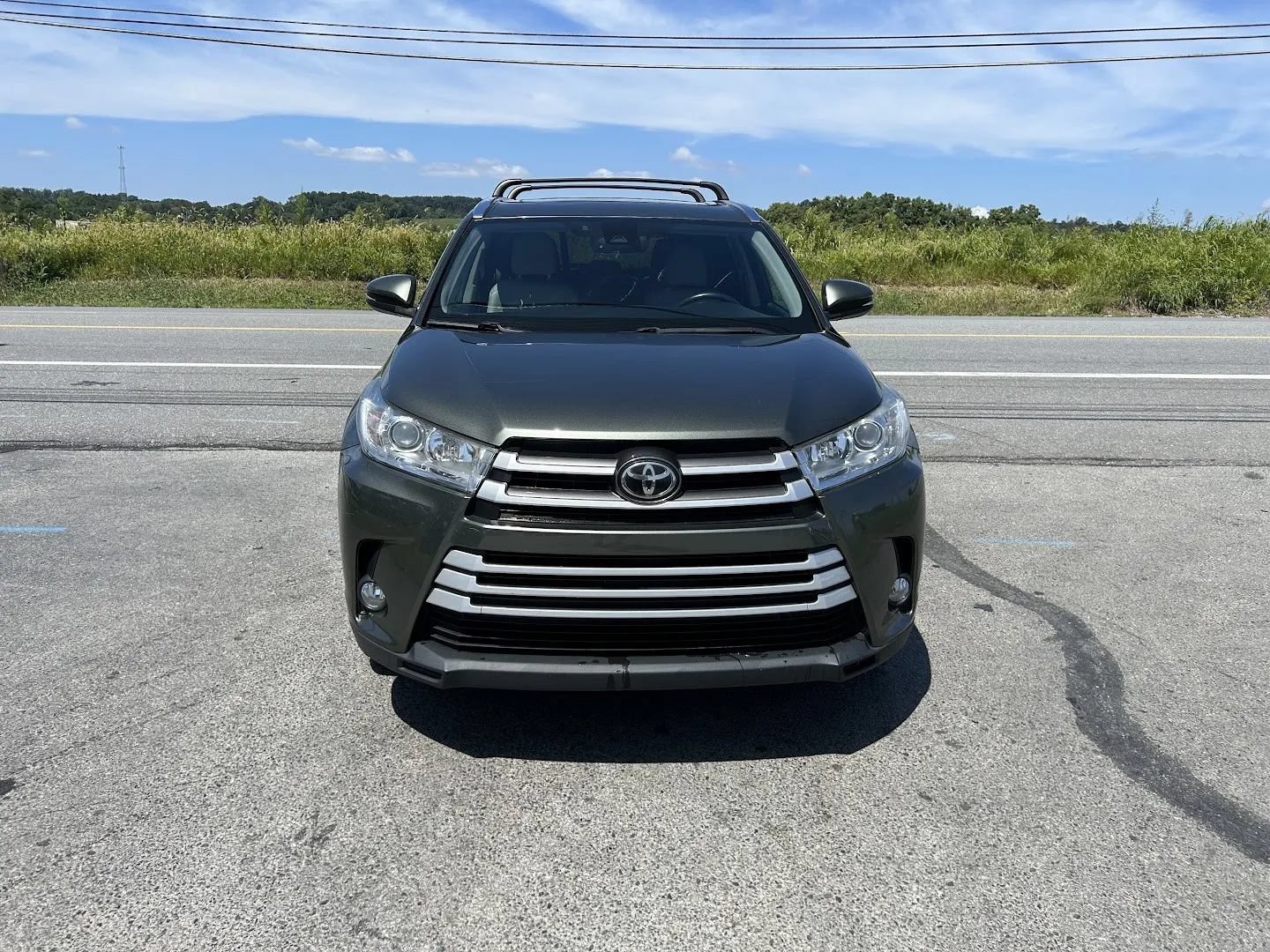 Used 2017 Toyota Highlander XLE AWD/4WD image 5