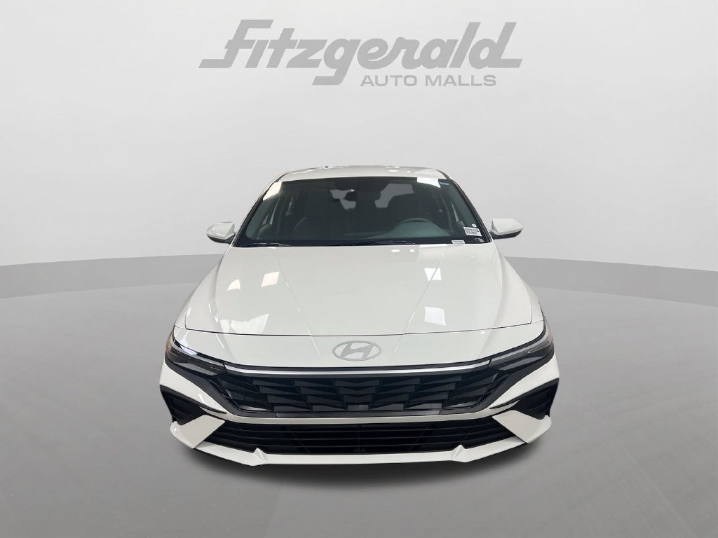 New 2026 Hyundai Elantra SE FWD image 8