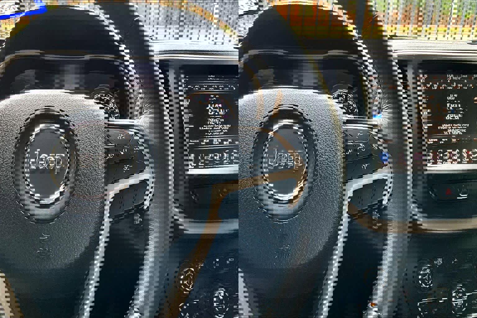 Used 2016 Jeep Cherokee Limited image 24