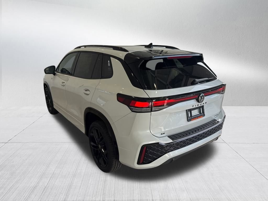 New 2025 Volkswagen Tiguan SE R-Line image 3