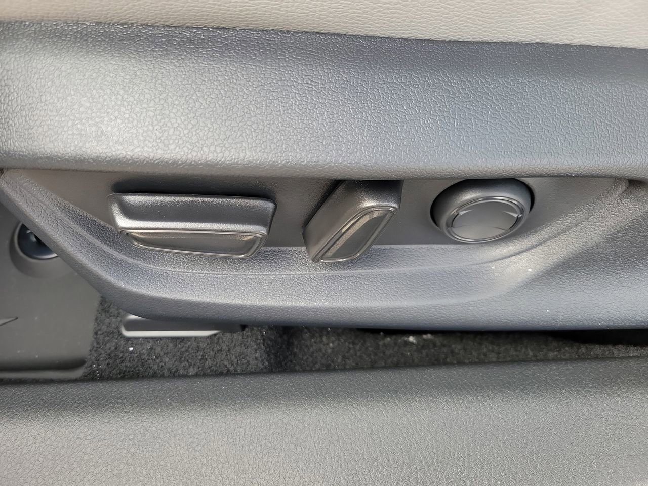 Used 2026 Toyota Camry SE FWD image 18