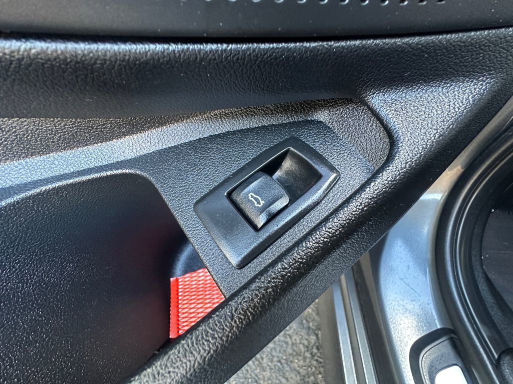 Used 2022 BMW 330i Sedan w/ Premium Package image 41