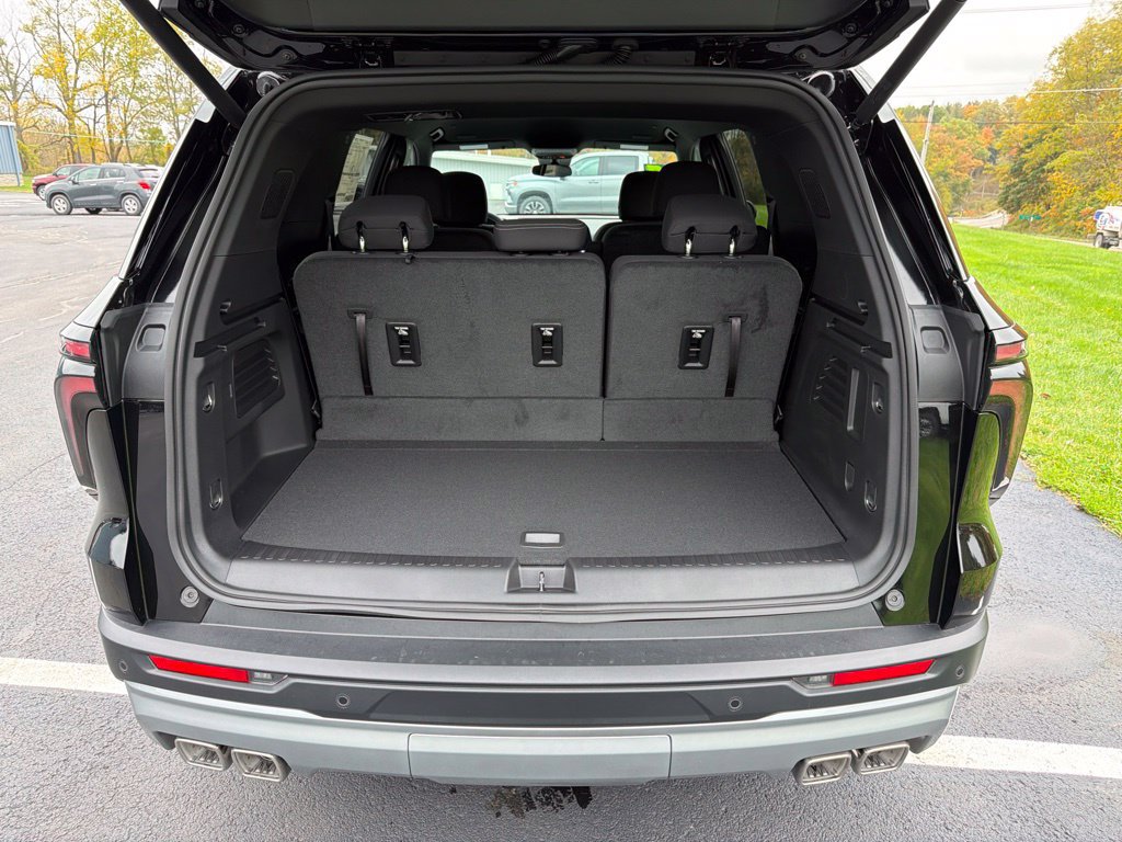 New 2027 Chevrolet Traverse LT AWD/4WD image 16