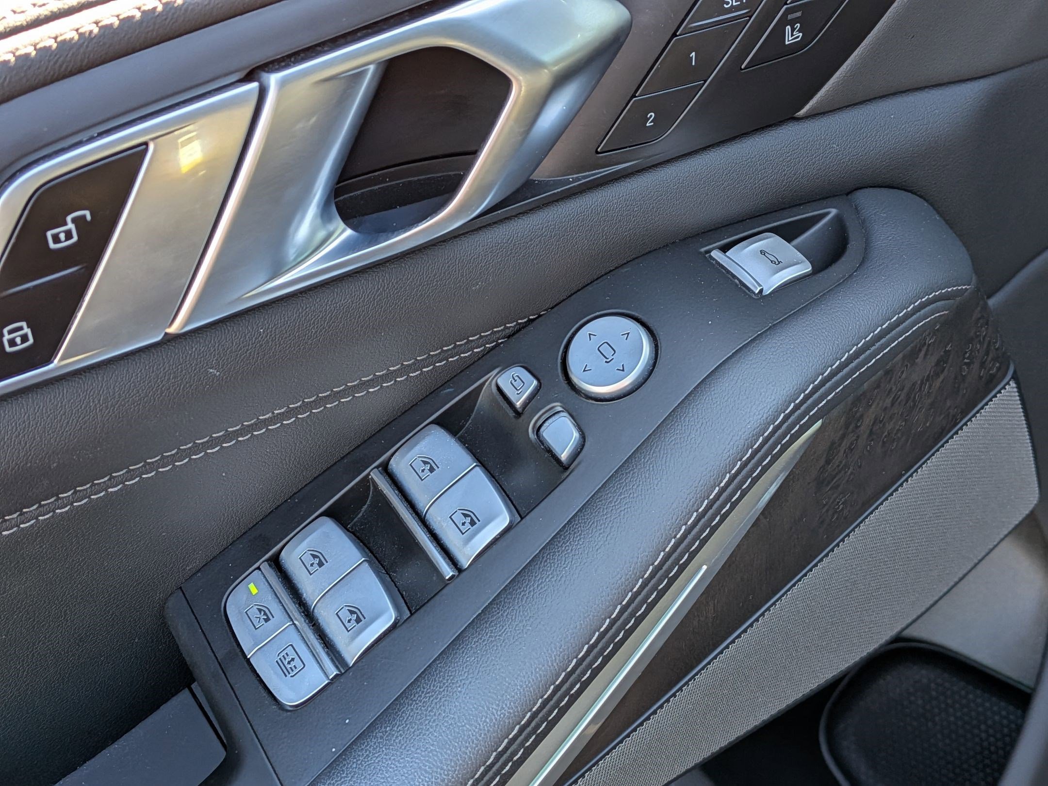 Used 2024 BMW X7 M60i w/ Executive Package image 14