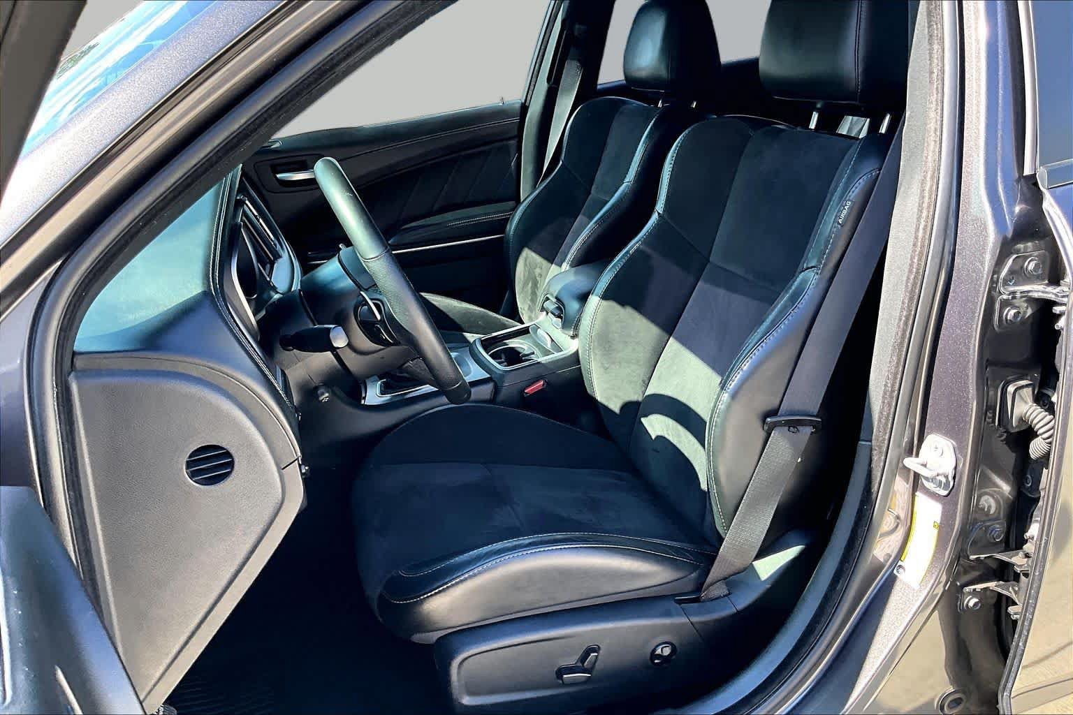 Used 2019 Dodge Charger GT w/ Plus Group RWD image 8