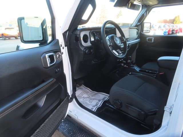 Used 2024 Jeep Wrangler Sahara w/ Technology Group image 19