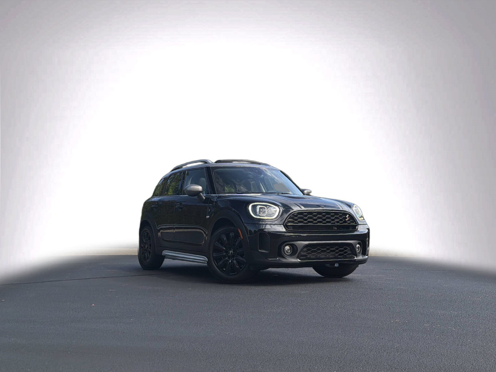 Used 2024 MINI Cooper Countryman S w/ Premium Package FWD image 2