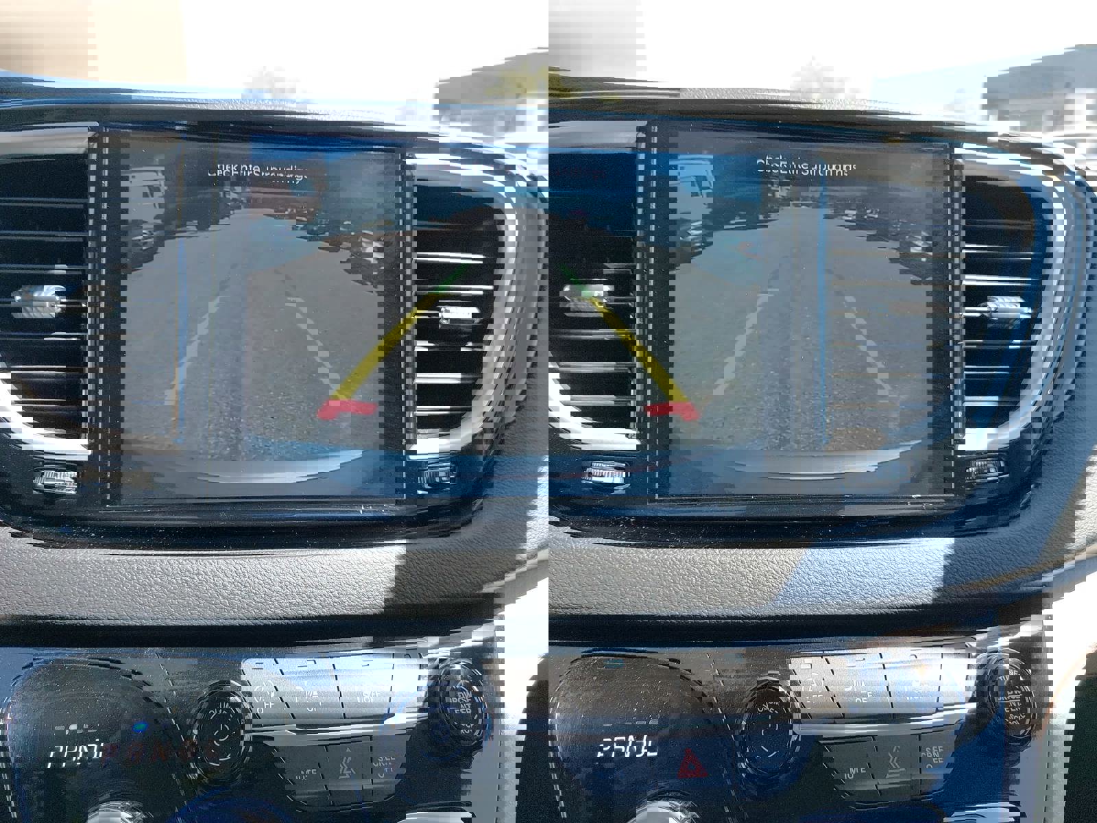 Used 2023 Chrysler Pacifica Touring-L image 26