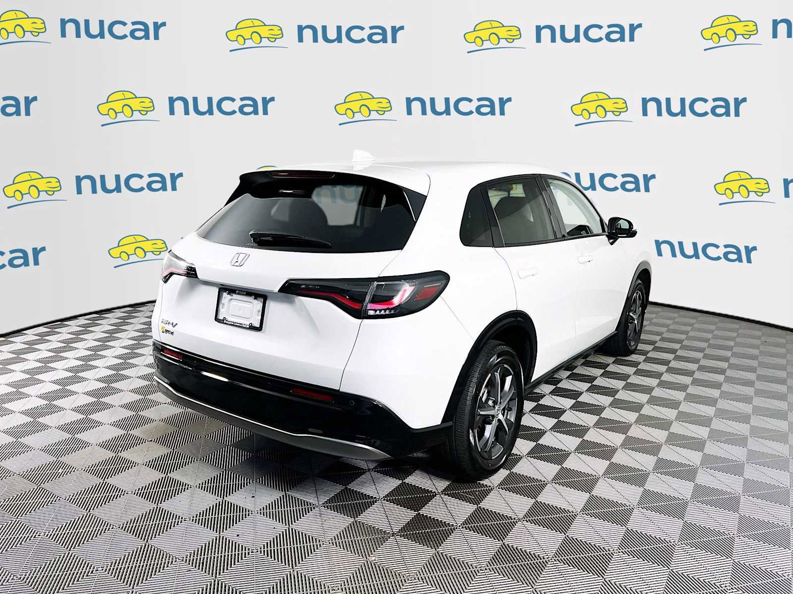 Used 2023 Honda HR-V EX-L image 7