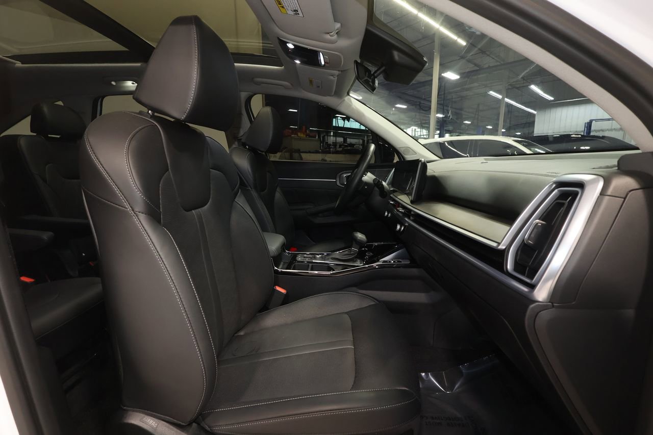 Used 2025 Kia Sorento SX image 28