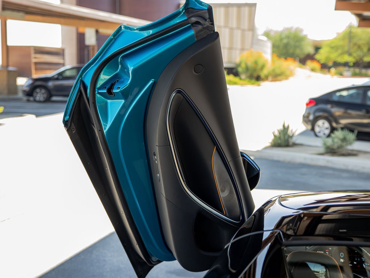 Used 2025 McLaren Artura Spider image 13