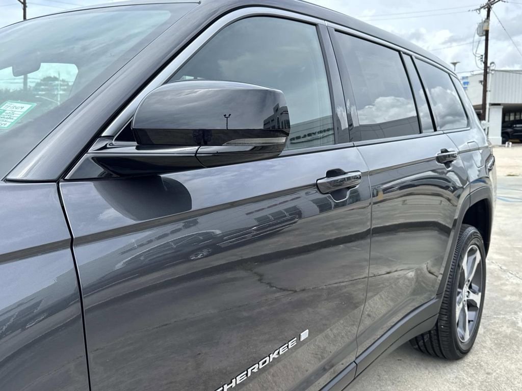 New 2026 Jeep Grand Cherokee L Limited RWD image 7