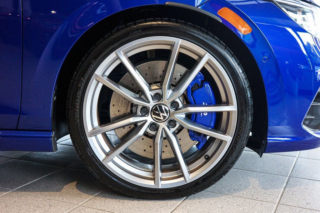 New 2024 Volkswagen Golf R image 30