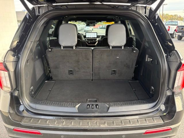 Used 2025 Ford Explorer ST image 34