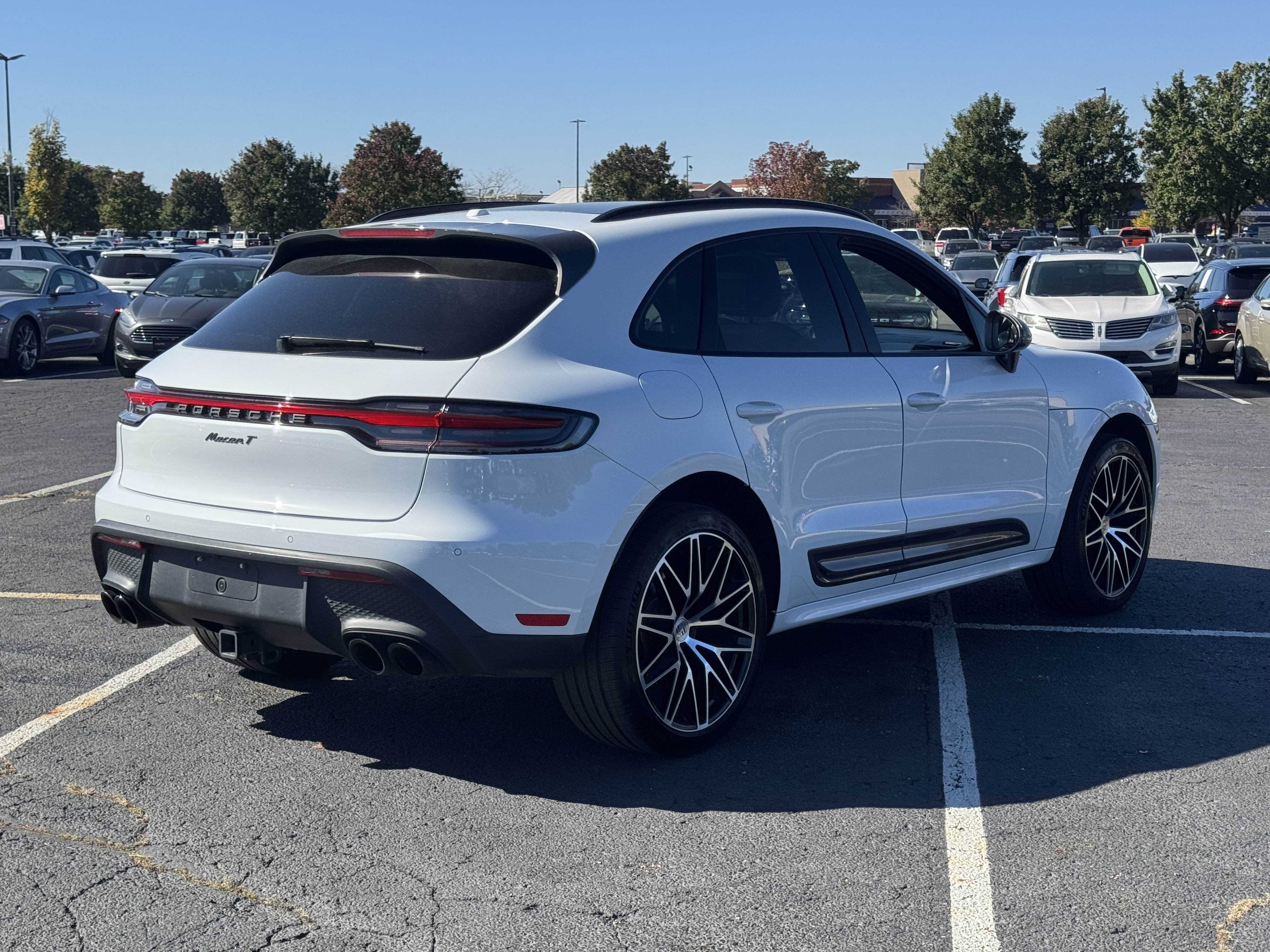 Used 2024 Porsche Macan AWD/4WD image 10