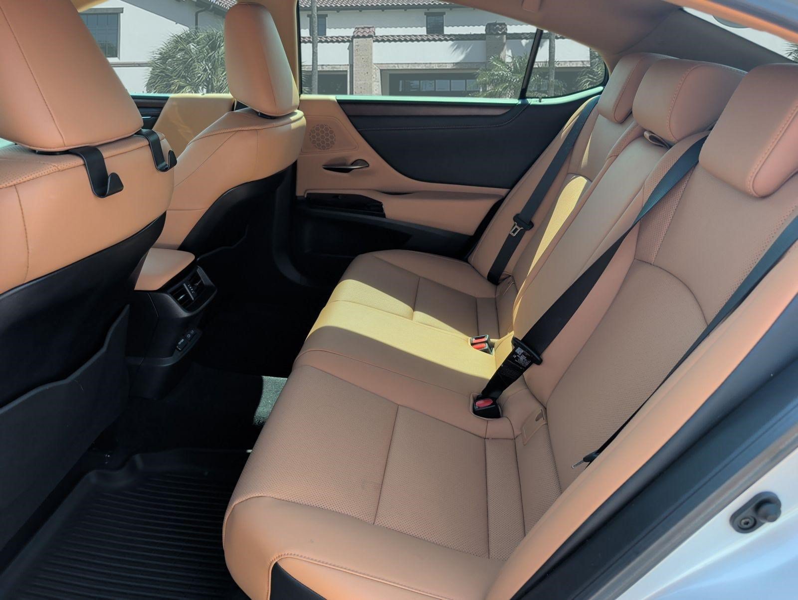 Used 2024 Lexus ES 350 w/ Premium Package FWD image 25