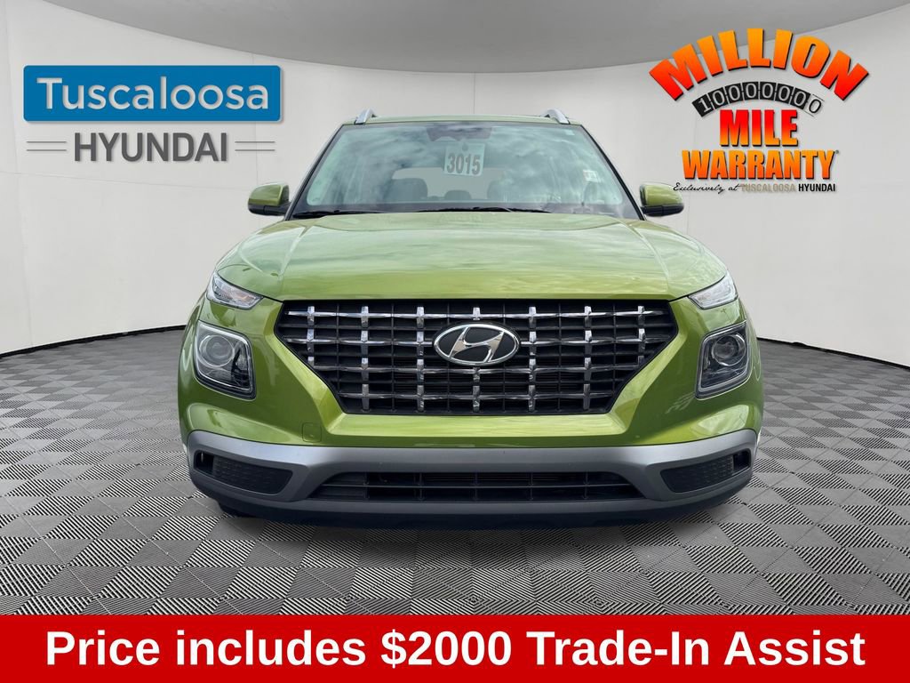 Used 2024 Hyundai Venue SEL image 2
