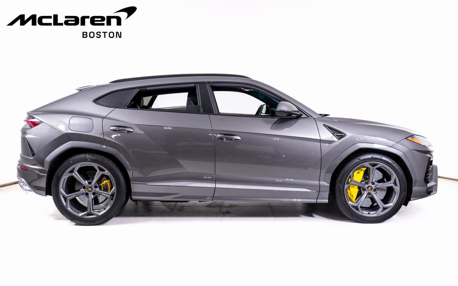 Used 2021 Lamborghini Urus AWD/4WD image 6