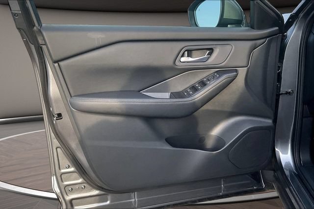 Certified 2026 Nissan Rogue SV FWD image 21