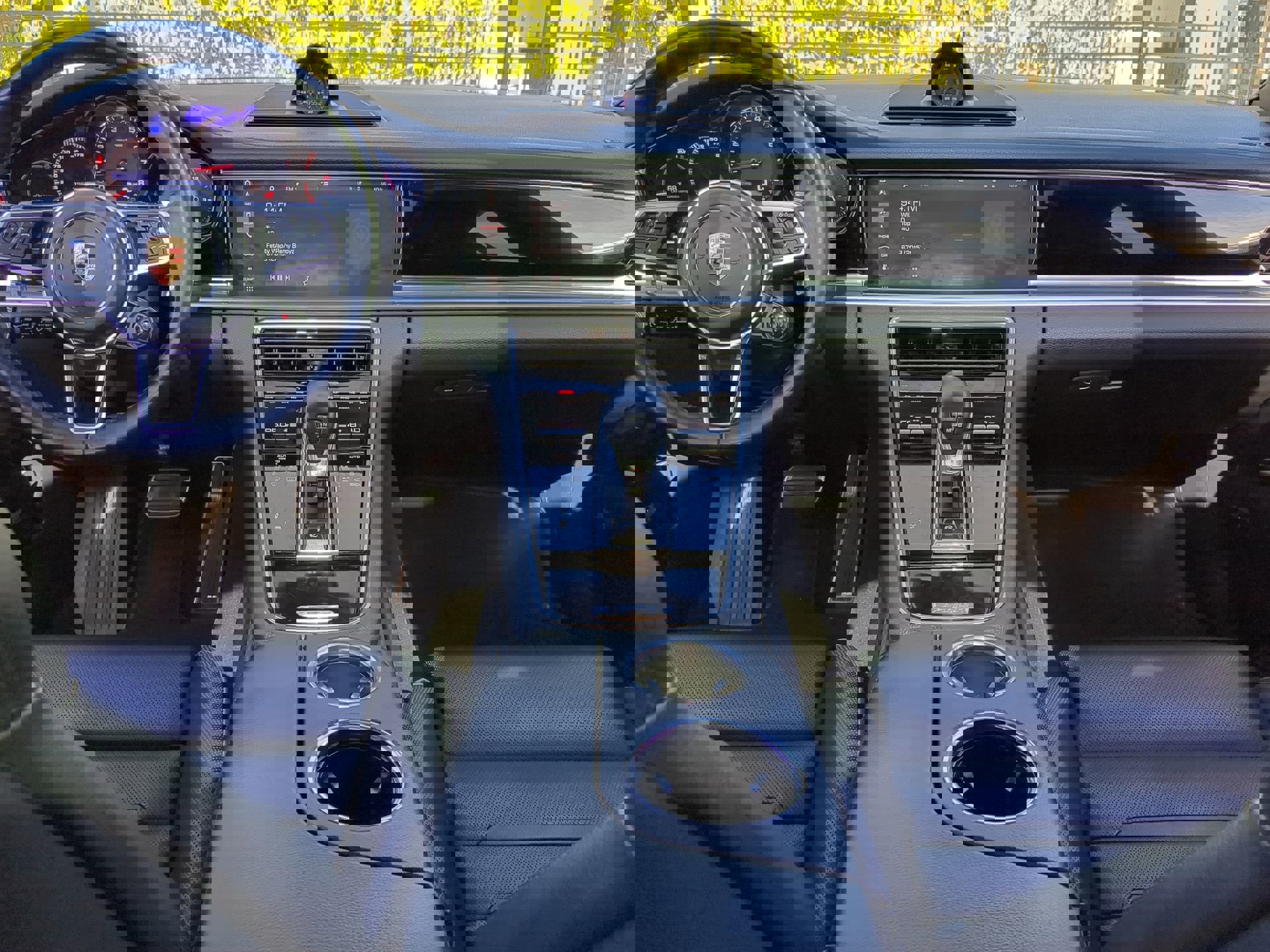 Used 2018 Porsche Panamera 4S w/ Premium Package Plus image 17